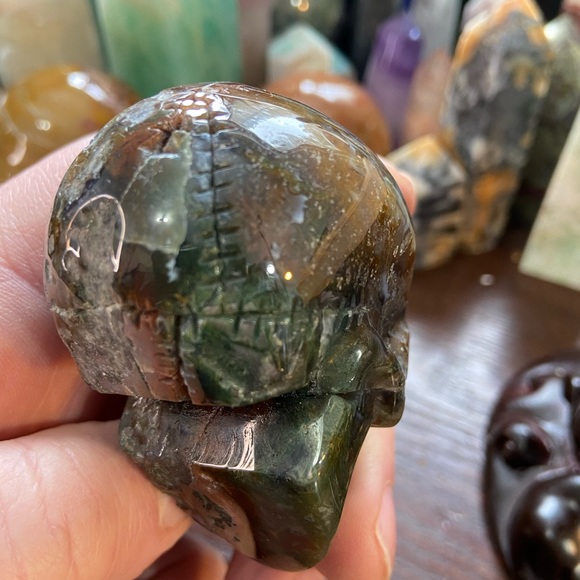 πSALEπMoss Agate Crystal Skull Carving With Stitches! - Picture 12 of 12